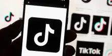 TikTok bloca i contenuti fatti con intelligenza artificiale: ecco come funziona il nuovo algoritmo