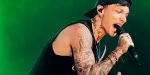 &ldquo;Fui rifiutato a X Factor e ad Amici. Era corretto, l&rsquo;ho detto anche a Maria De Filippi. Le prime canzoni? Sarebbe ipocrita dire che oggi ho la stessa leggerezza&rdquo;: Ultimo si racconta