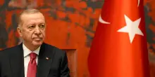 Turchia, Erdogan distrae il Paese con le crisi internazionali mentre Imamoglu denuncia le torture nelle carceri