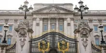 Exit Queen, il romanzo che ha anticipato l&rsquo;arrivo di un premier inglese del nord che vuole rivoluzionare il Paese
