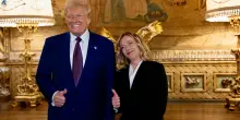 Meloni invia un sottosegretario al vertice di Trump sul terrorismo di sinistra. Insorgono Pd, M5s, Avs e Pi&ugrave; Europa