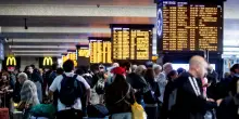 Trenitalia denuncia la violazione di dati anagrafici di alcuni passeggeri: &ldquo;Nessun rischio sugli estremi di pagamento, ma ora attenzione a contatti fraudolenti&rdquo;