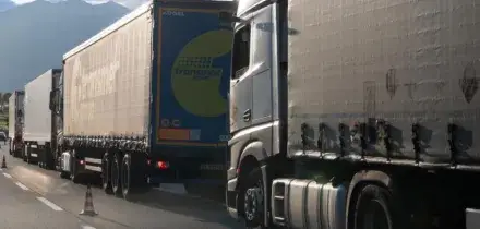 Caro gasolio, sciopero di 5 giorni degli autotrasportatori in Sicilia: rischio scaffali vuoti nei supermercati