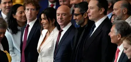 Disuguaglianze, la ricchezza dei primi 10 miliardari Usa su di 698 miliardi nell’ultimo anno. Lo studio di Oxfam