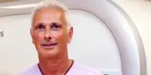 Primario arrestato per abusi sessuali sulle colleghe, chiuse le indagini: &ldquo;Almeno 8 vittime&rdquo;. Ma l&rsquo;ordine gli ha revocato la sospensione