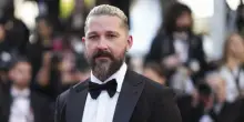 Shia LaBeouf arrestato per rissa durante i festeggiamenti del Marted&igrave; Grasso: &ldquo;Sta terrorizzando la citt&agrave;&rdquo;