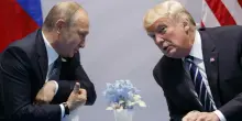 Ucraina, il Cremlino: “Putin rifiuta faccia a faccia con Zelensky, non è suo pari. Trump lo inviti personalmente”
