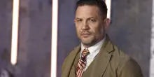“Il mio corpo cade a pezzi per i film d’azione. Ho subito due interventi al ginocchio, ho l’ernia del disco nella schiena e la sciatica. E peggiorerà”: Tom Hardy