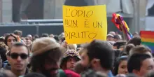 Omolesbobitransfobia, “in Italia essere una persona trans significa essere un imprevisto”. “Tutta la comunità lgbt è attaccata”