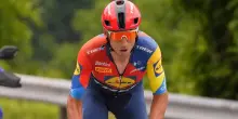 Giro d’Italia, Carlos Verona si aggiudica la 15esima tappa. Del Torto resta in maglia rosa, Roglic perde terreno