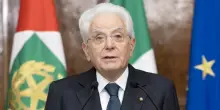 Mattarella: “Crescono i risultati degli azionisti e i premi ai manager, ma non gli stipendi dei dipendenti. La questione non può essere elusa”