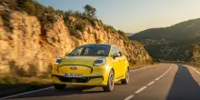Ford Puma Gen-E, il crossover si reinventa. Design e piacere di guida con la scossa