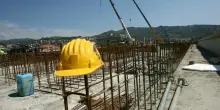 Mani dietro la schiena e sguardo attento verso il cantiere, &ldquo;umarell&rdquo; alla riscossa: ecco quale sar&agrave; il loro ruolo