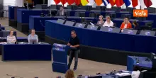 Mimmo Lucano contro von der Leyen e Kallas al Parlamento Ue: “Siete complici del genocidio di Israele” – Video