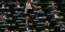 Iran, il parlamento vota a favore della sospensione della cooperazione con l’Agenzia atomica