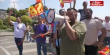 I lavoratori della Jabil in protesta di fronte al consolato Usa: “Vogliamo un incontro, noi abbandonati dal governo” – Video