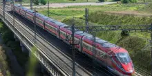 Maltempo in Francia, interrotta la linea ferroviaria Parigi-Milano a causa di “colate di fango sui binari”