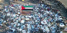 Napoli col flash mob ha risposto in modo esemplare al genocidio di Gaza. Al contrario del sindaco