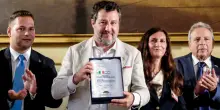 Salvini riceve il premio Israele-Italia nel giorno dell’ennesima strage a Gaza. Le proteste di Pd, M5s e Avs: “Un’oscenità”