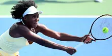 Venus Williams torna in campo a 45 anni e vince: “Che bello! Un anno fa mi preparavo per un intervento chirurgico”