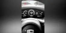 Pubblica un video mentre guida la Porsche a 260 chilometri orari: polemiche sul presidente di un’azienda pubblica