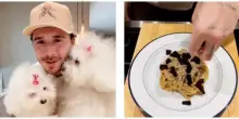 “Il tuo guanciale è talmente bruciato che sembra carbone”, “Chiama tuo padre”: stroncata sui social la carbonara preparata da Brooklyn Beckham- Video