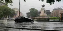 Maltempo: allerta meteo rossa in Lombardia con temporali e forti venti. Parchi chiusi a Milano