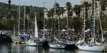 La Global Sumud Flotilla costretta al rientro al porto di Barcellona: sosta forzata a causa del maltempo