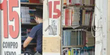 Le donne leggono di pi&ugrave;, gialli tra i preferiti, 13mila iscritti in biblioteca: una fotografia della lettura