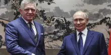 Fico unico leader Ue alla parata di Xi Jinping di fianco Putin e Kim. La vicinanza con Mosca e la posizione dell’Europa