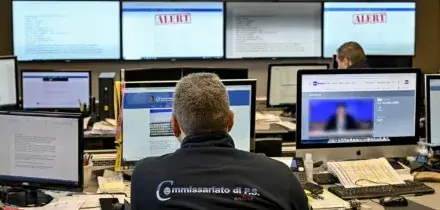 L&rsquo;Intelligenza artificiale ora fa paura: a Wall Street e Mumbai crollano le azioni del software