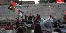 Battello sul Tevere in solidarietà della Global Sumud Flotilla: “Missione rappresenta l’insofferenza che tutto il popolo ha per Gaza”