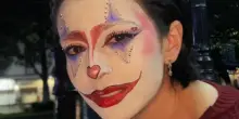 Influencer scompare dopo aver pubblicato un video “inquietante” in cui piange truccata da clown, poi la svolta