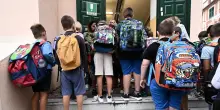 Rientro a scuola ancora con un esercito di precari tra prof e personale Ata. E più di una cattedra su cinque è scoperta