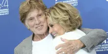 “Volevo andare a trovare Robert Redford in questi ultimi mesi per assicurarmi stesse bene, ma non ho fatto in tempo”: Jane Fonda si commuove