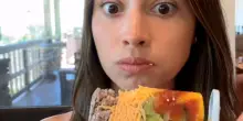 Dall&rsquo;invenzione di un 16enne al ghiacciolo virale su TikTok che &ldquo;ci far&agrave; stare rinchiusi nel bagno per giorni&rdquo;: &egrave; il Cheeseburger Day