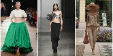 Dal reggiseno a vista i cappelli: l’alfabeto delle tendenze (e delle stravaganze) viste alle fashion week di Milano e Parigi