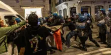 Manifestazione pro-Pal, un’attivista arrestata e quattro cronisti feriti dopo gli scontri a Bologna