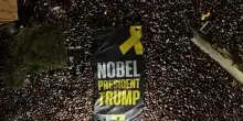 In piazza degli ostaggi a Tel Aviv compare lo striscione “Nobel president Trump” – Video