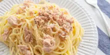 La cacio e pepe con il tonno, la ricetta del New York Times fa infuriare gli italiani: “Una pasta proteica fusion”