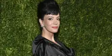 “Ho difficoltà economiche per il divorzio. Ho dovuto fare un disco per soldi e mantenere due figli. Il mio ex marito? Era infedele”: Lily Allen vuota il sacco