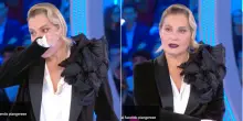 “La separazione è un lutto, ma non si deve mai smettere di essere buoni genitori”: Simona Ventura in lacrime al “Grande Fratello” per la storia familiare di Francesca e Simone