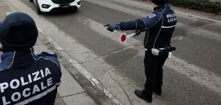 Caccia al pirata della strada che ha ucciso Ettori Pausini: si cerca una Opel Corsa