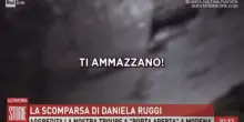 “Ti ammazzano, vai via prima di prendere le botte. Te la spacco questa videocamera”: aggredita la troupe di “Storie Italiane” che indaga su Daniela Ruggi
