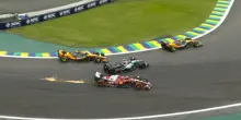 Piastri colpisce Antonelli e fa fuori Leclerc: lo strike dopo la Safety Car nel Gp del Brasile | Video