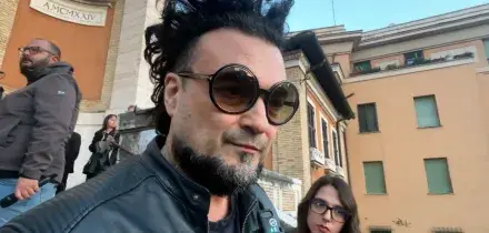 “Al Festival 2023 gli ho detto che c’era il bonus Fanta Sanremo. E lui è venuto”: l’ultimo ricordo di Enrico Melozzi ai funerali di Peppe Vessicchio