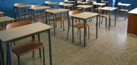 Studentessa 12enne muore dopo essere precipitata dal secondo piano in una scuola di Marcianise