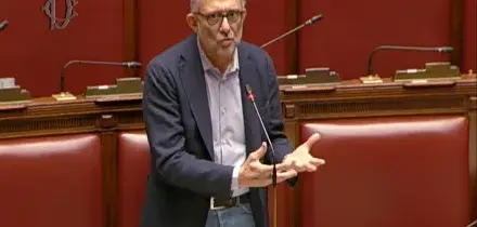“Ora c’è anche la panna, grande risultato per la nazione”: l’intervento ironico di Giachetti sul gelato alla Camera