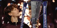 Nell’anno più difficile, il finale più bello: Sinner alle Atp Finals è imbattibile anche per Alcaraz