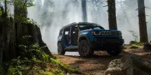 Jeep Recon 2026, debutta il primo sport utility elettrico Trail Rated – FOTO
